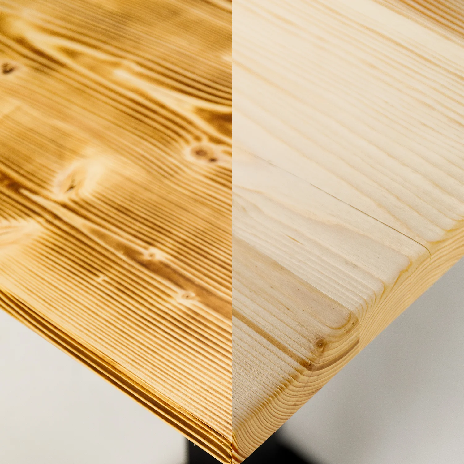 Vergleichsansicht einer angeflammten und einer natürlich, hellen Tischplatte