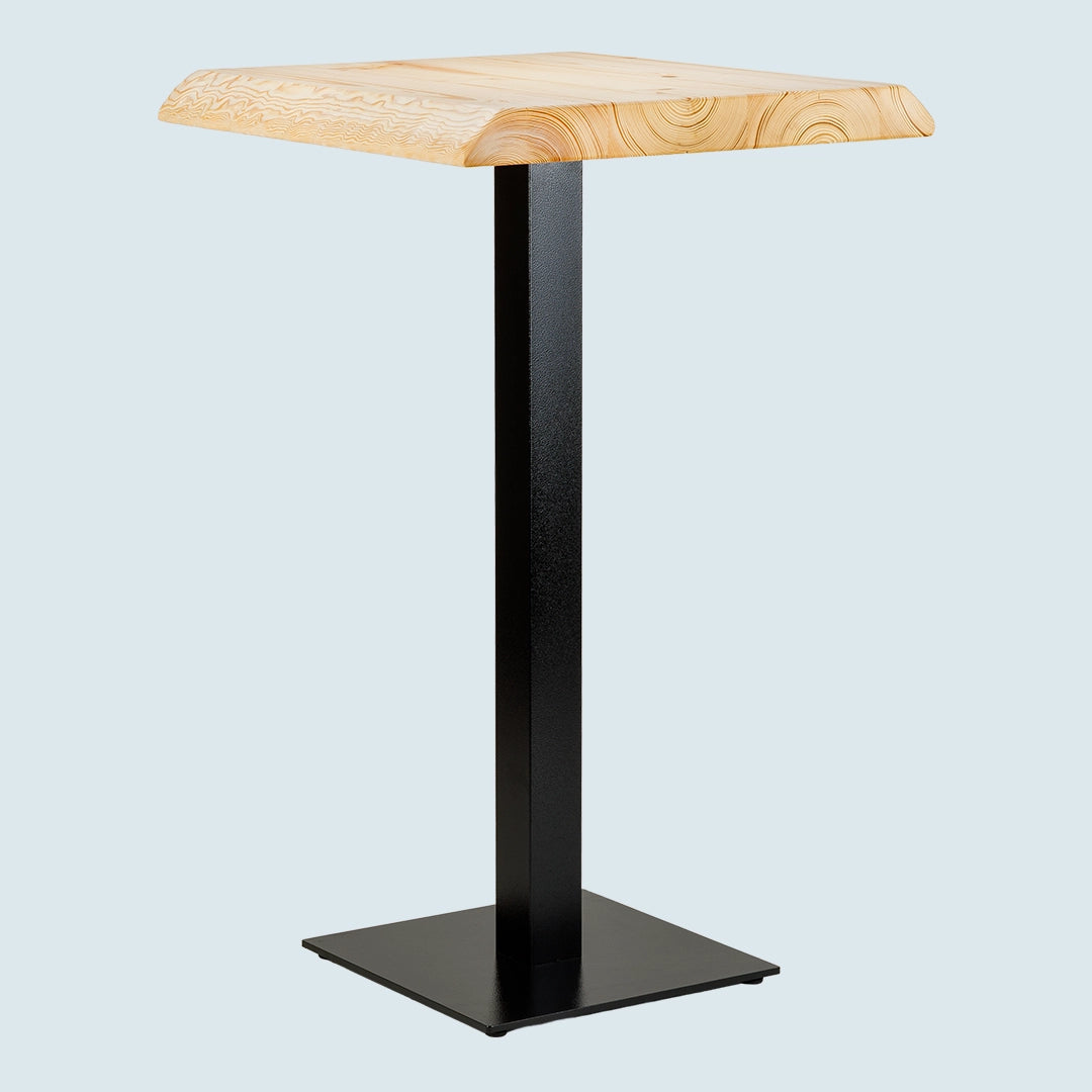 Stehtisch mit heller Tischplatte und Baumkante