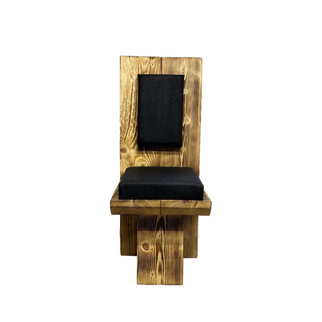 Massivholzstuhl "Fichtenherz" – bodenständig, formschön, echt