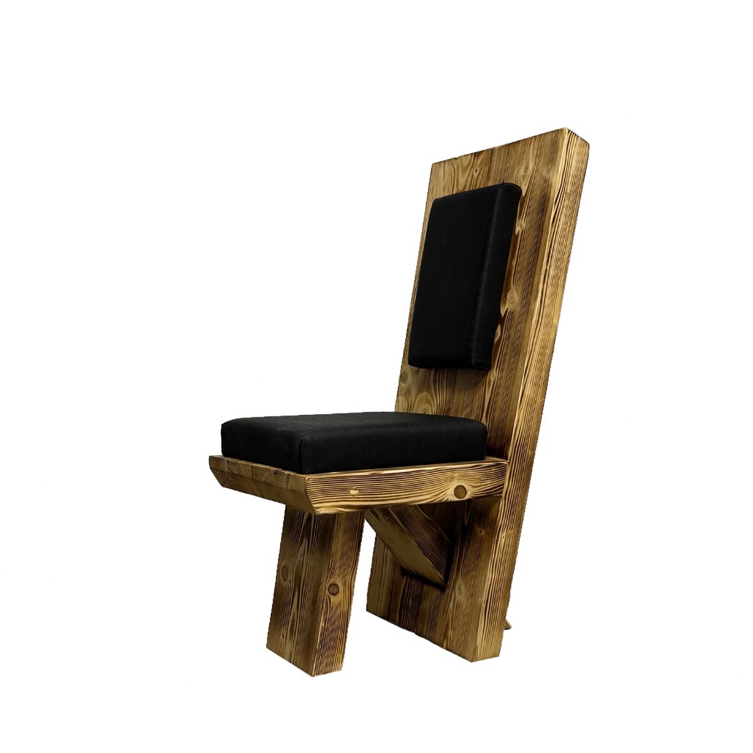 Massivholzstuhl "Fichtenherz" – bodenständig, formschön, echt