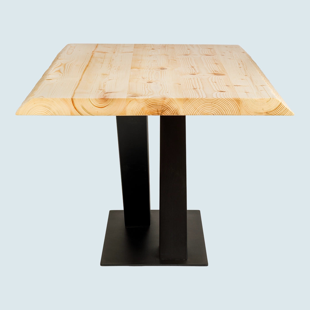 Massivholztisch "Schwarzwaldkraft" – hell, Baumkante, Metallgestell, in verschied. Größen