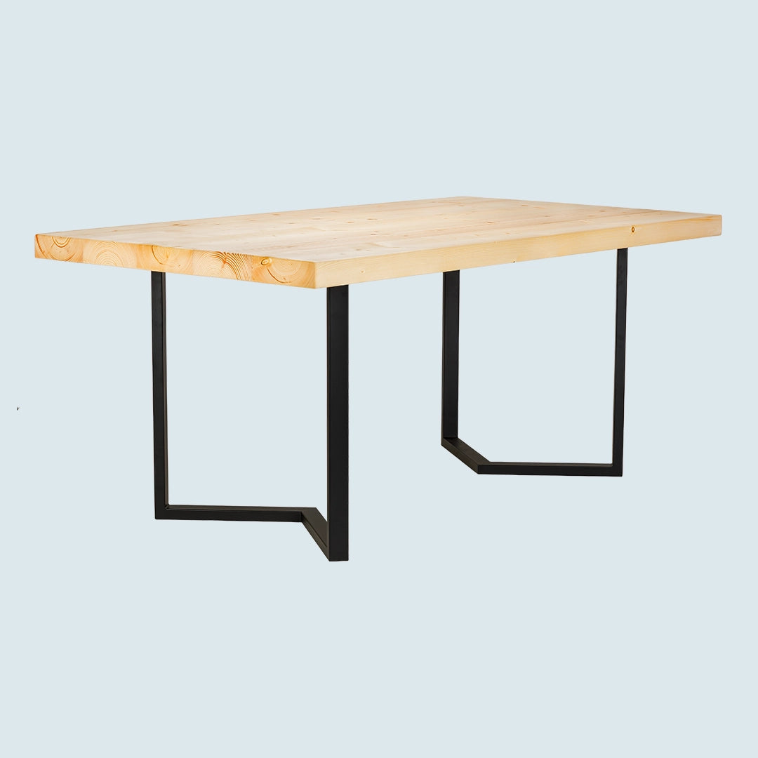 Massivholztisch "Schwarzwaldkraft" – hell, gerade Kante, Metallgestell, in verschied. Größen