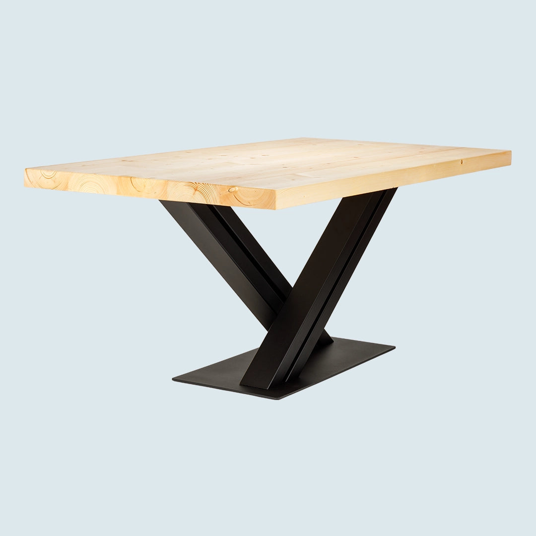 Massivholztisch "Schwarzwaldkraft" – hell, gerade Kante, Metallgestell, in verschied. Größen