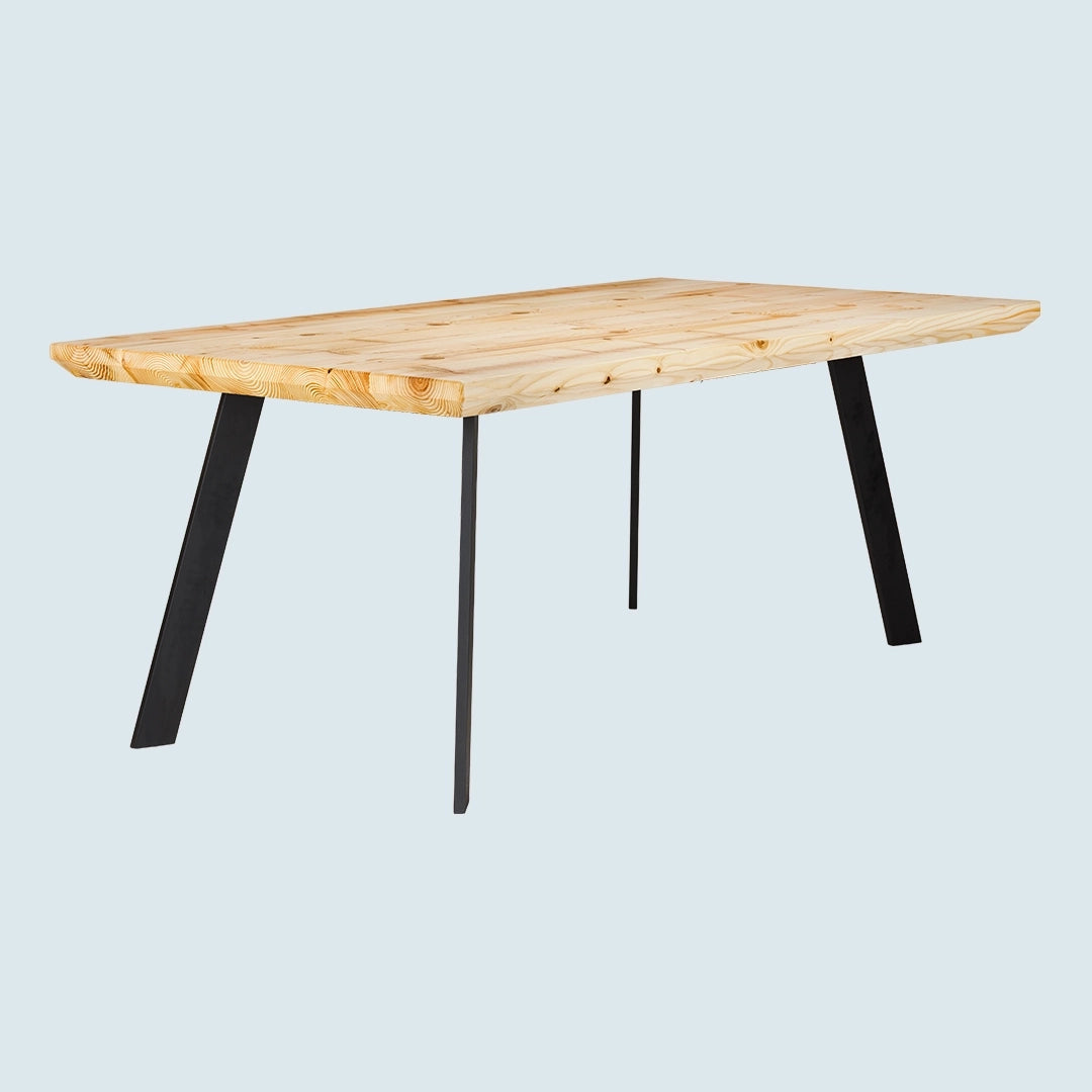 Heller Esstisch mit Schweizer Tischkante und Metallgestell - Schrägansicht