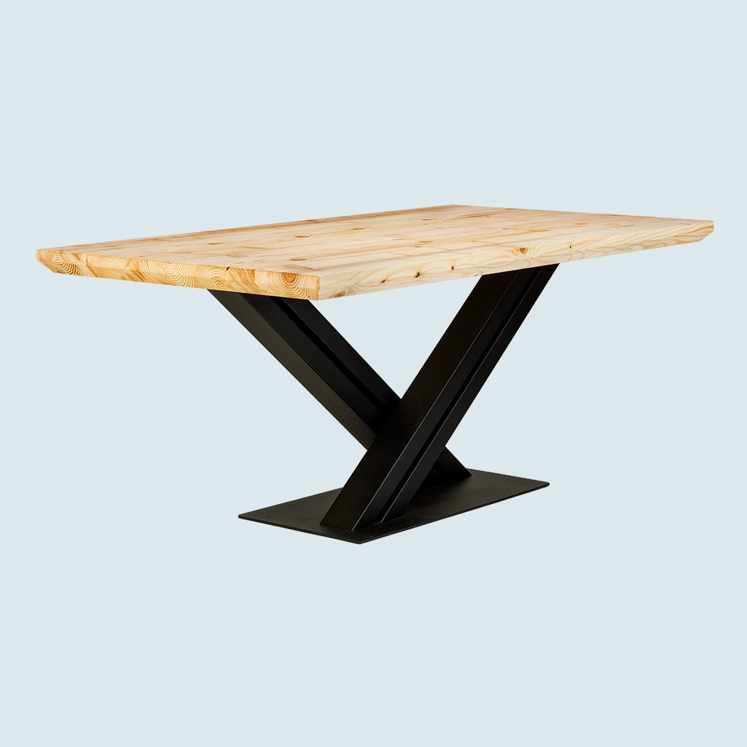 Massivholztisch "Schwarzwaldkraft" – hell, Schweizer Kante, Metallgestell, in verschied. Größen