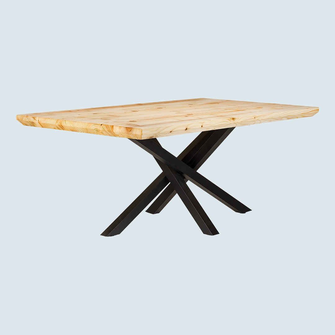 Heller Esstisch mit Schweizer Tischkante und Metallgestell - Schrägansicht