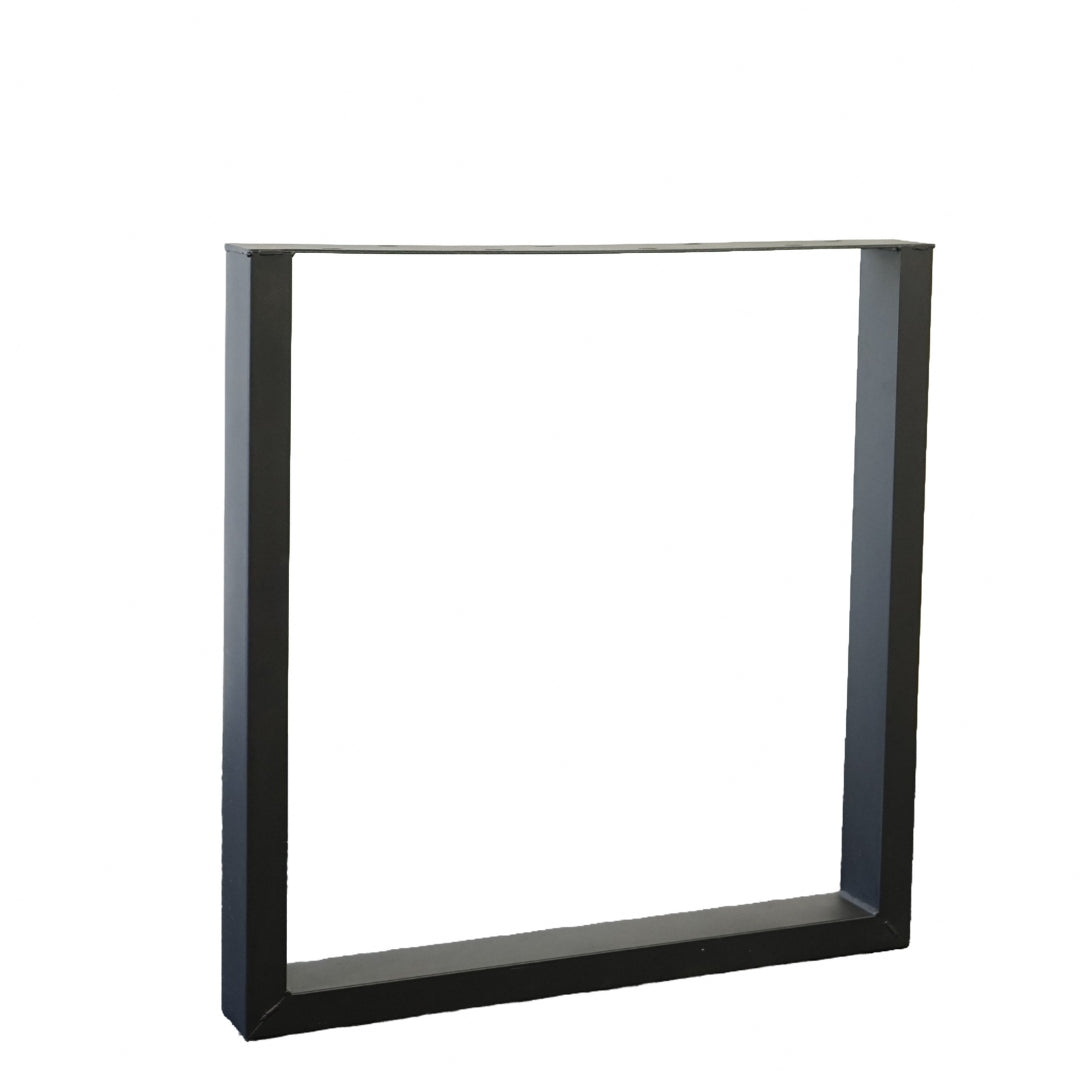 Massivholztisch "Schwarzwaldkraft" mit Baumkante – 80 cm breit – geflammt